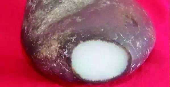 漲知識，玉也能騙人！照玉手電筒照出真相